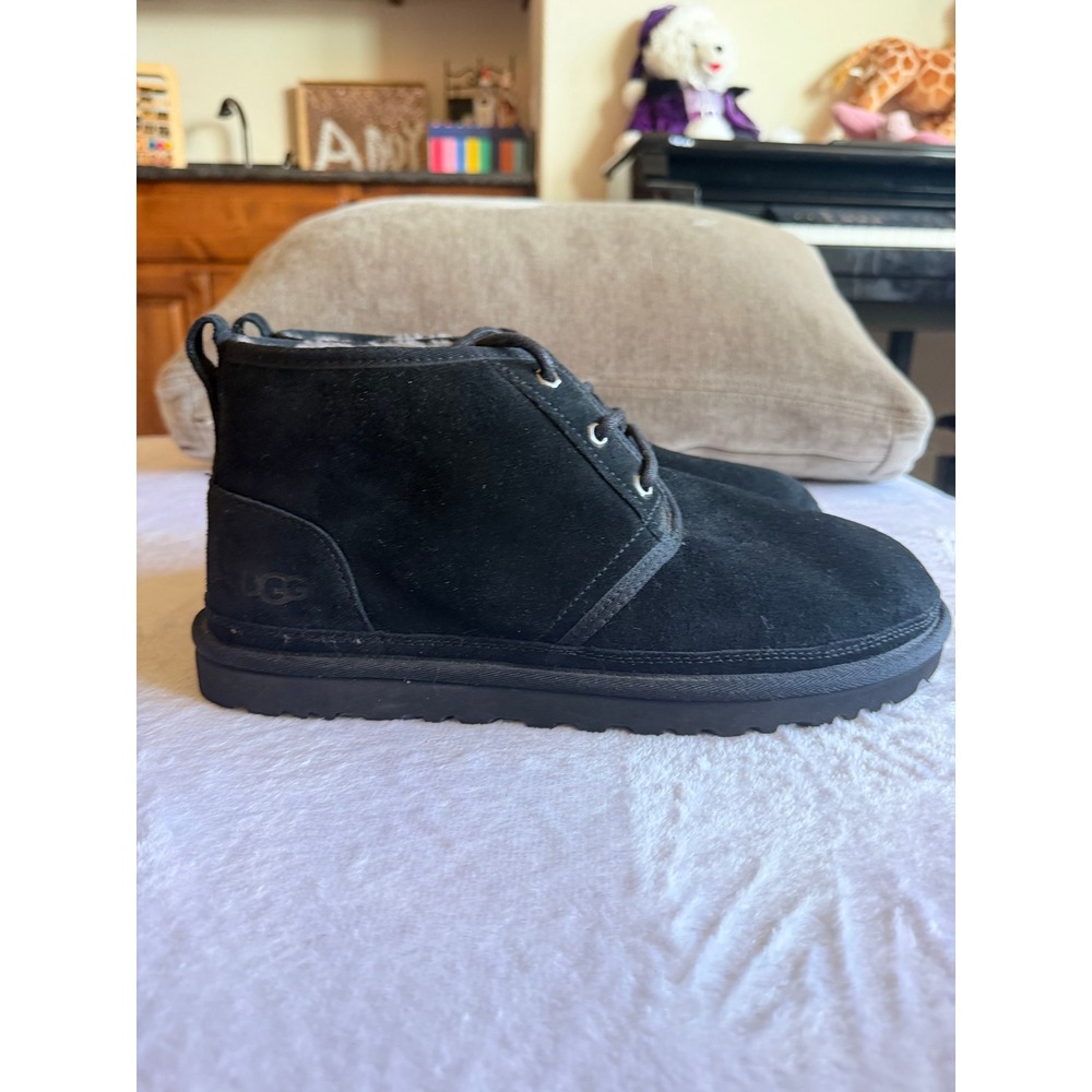 UGG Neumel Mens Black Suede Chukka Boots Size 11 Sheepskin Lined 3236